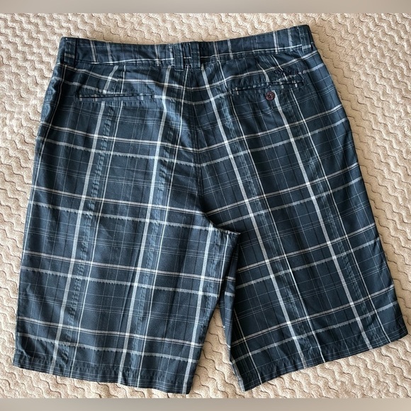 O'Neill Blue Plaid Hybrid Flat Front Triumph Chino Shorts Shorts size 38 - Picture 3 of 9
